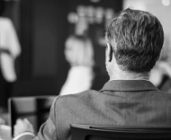 一個(gè)民營(yíng)老板的獨(dú)白：中國(guó)最腐敗的群體竟然不是吃公糧的而是....